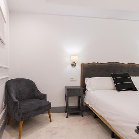 Panther Home Francos Севилья Экстерьер фото