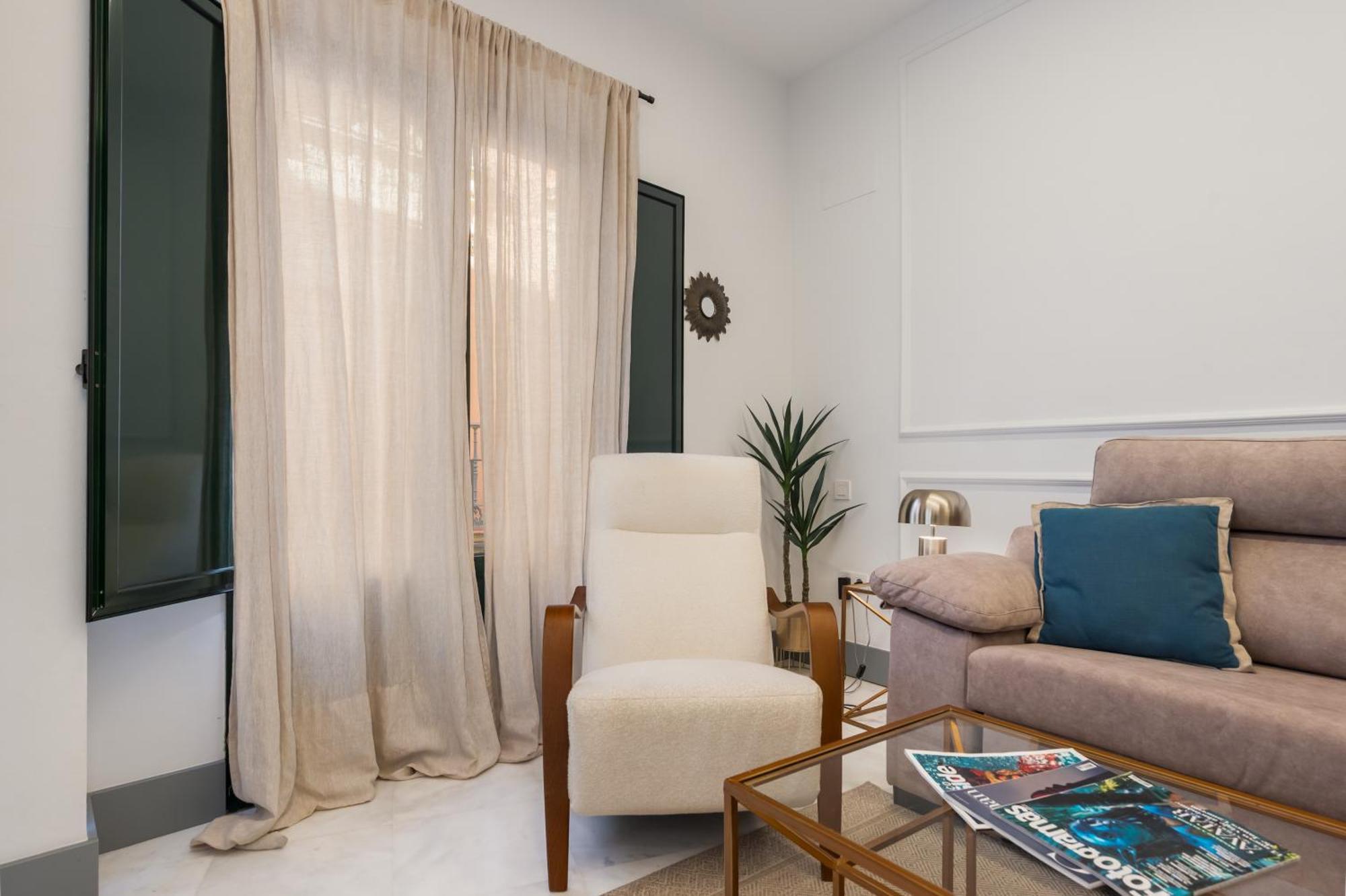 Panther Home Francos Севилья Экстерьер фото