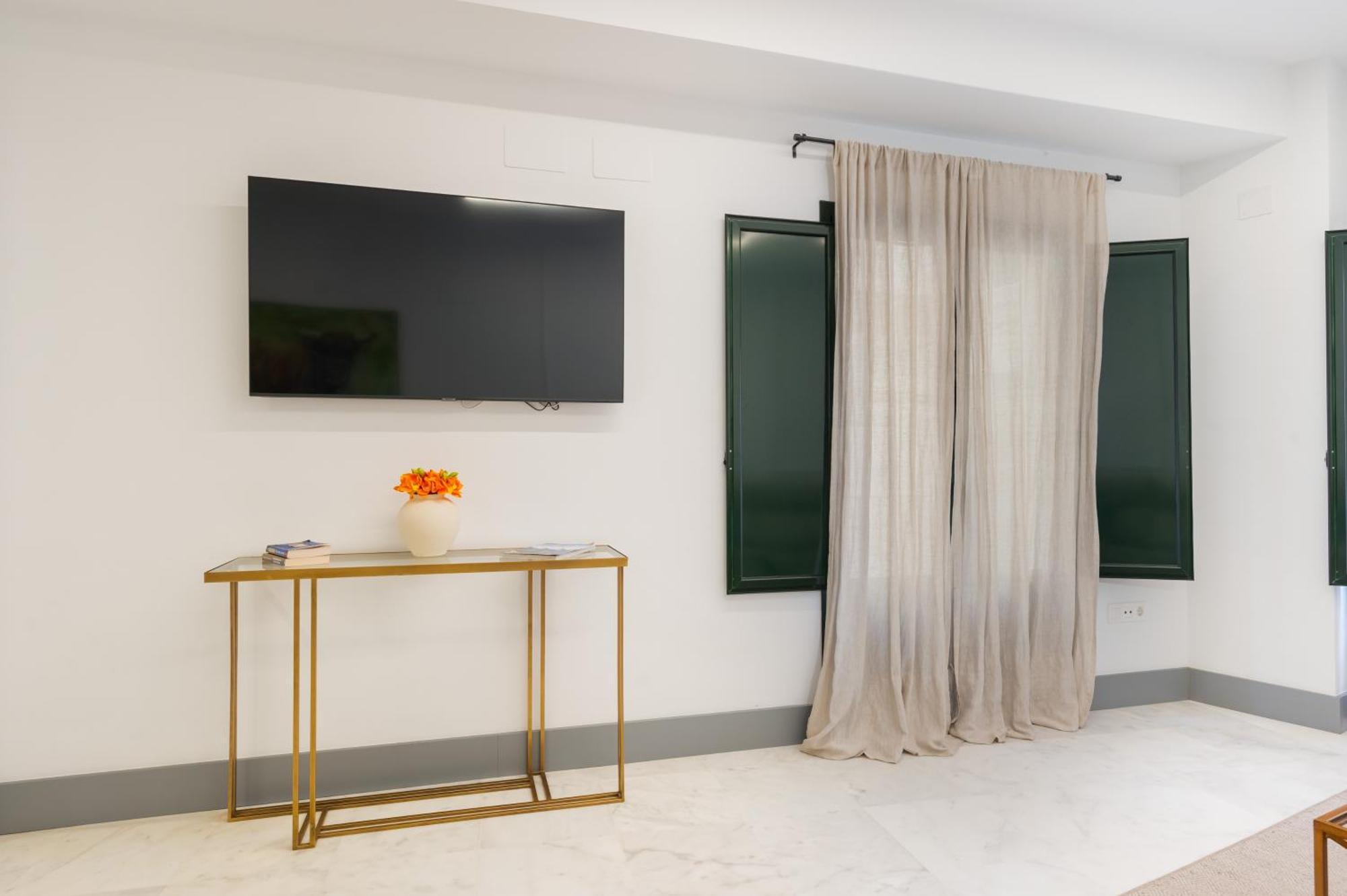 Panther Home Francos Севилья Экстерьер фото